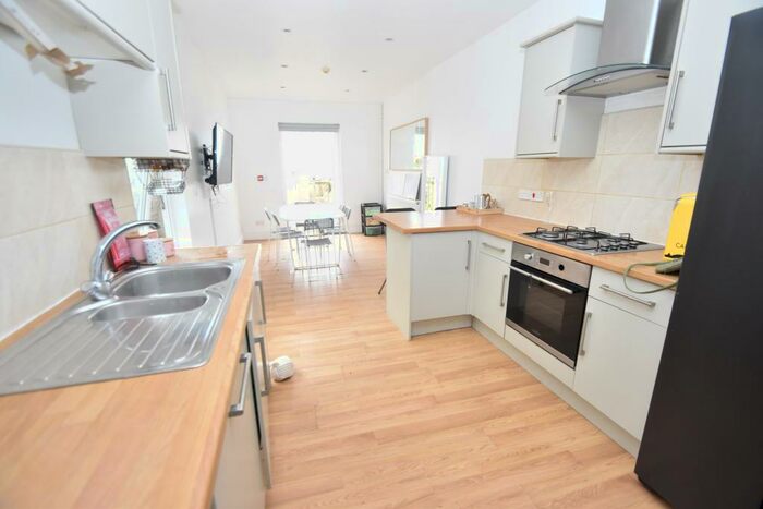 5 Bedroom House To Rent In Llantrisant Street, Cathays, Cardiff, CF24