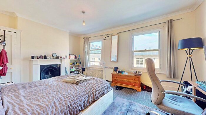 2 Bedroom Flat For Sale In Evelyn Street, Deptford, London, SE8