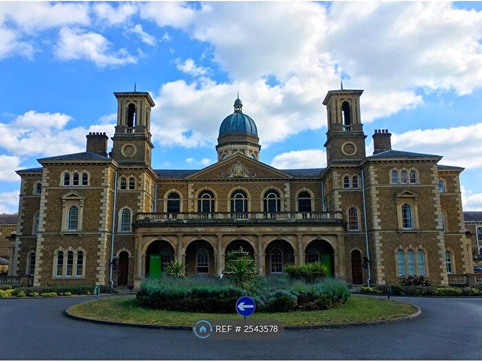 2 Bedroom Flat To Rent In Princess Park Manor, London, N11