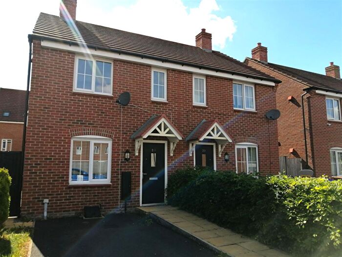 2 Bedroom Semi-Detached House To Rent In Dixon Street, Newton Heath, M40