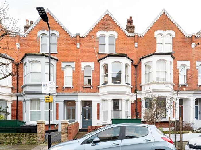 2 Bedroom Flat For Sale In Burma Road, Stoke Newington, N16