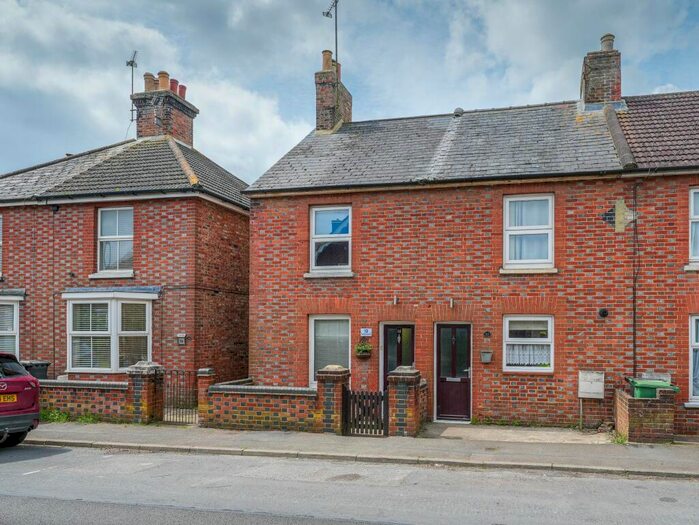 2 Bedroom End Of Terrace House To Rent In Garfield Road, Hailsham, BN27