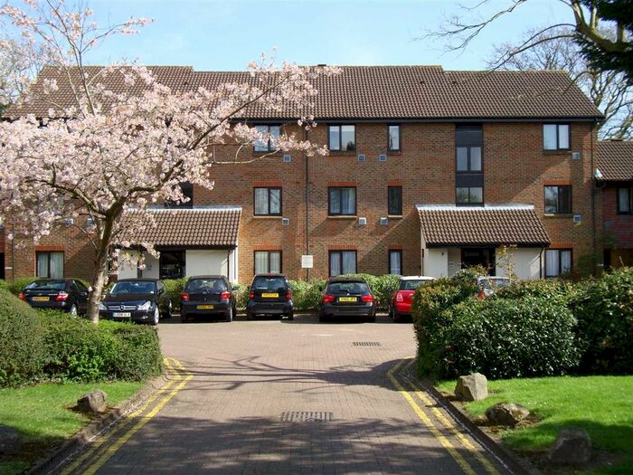 1 Bedroom Flat To Rent In Braybourne Drive, Isleworth, TW7
