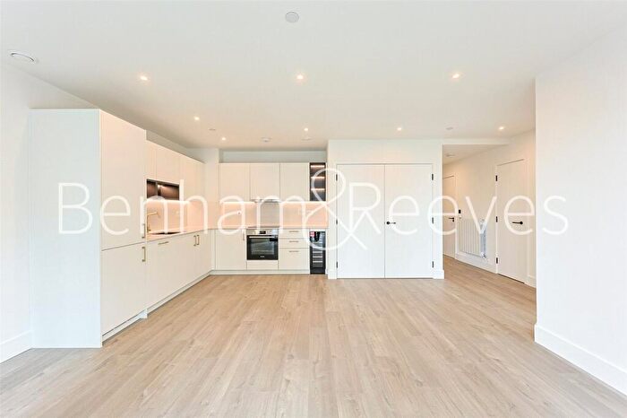 1 Bedroom Apartment To Rent In Affinity View, London, E16