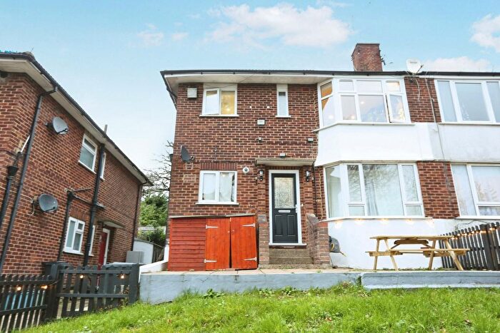 2 Bedroom Maisonette For Sale In Grange Road, London, London, SE19