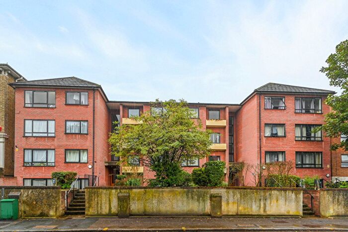 2 Bedroom Flat For Sale In Surbiton Road, Kingston Upon Thames, KT1