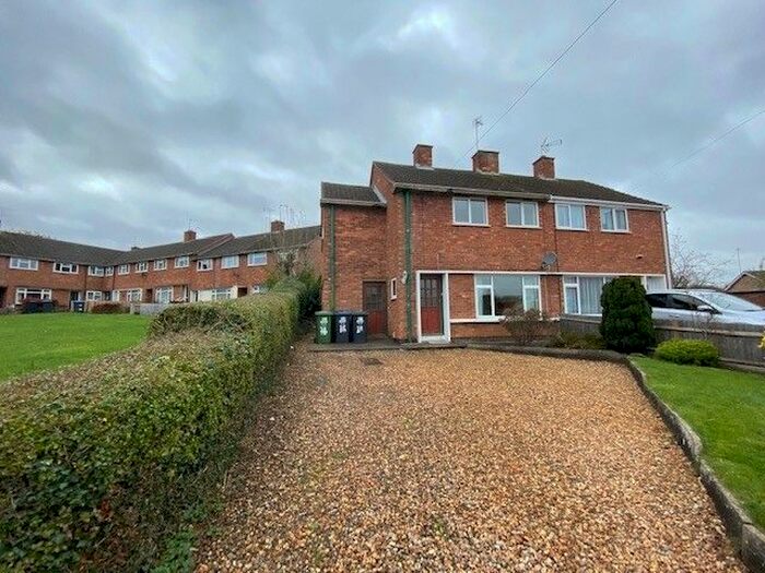 3 Bedroom Semi-Detached House To Rent In Vere Road, Hillmorton, Rugby CV21