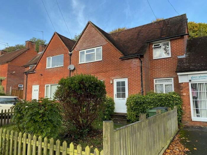 4 Bedroom Semi-Detached House To Rent In Cromwell Road, Winchester, SO22