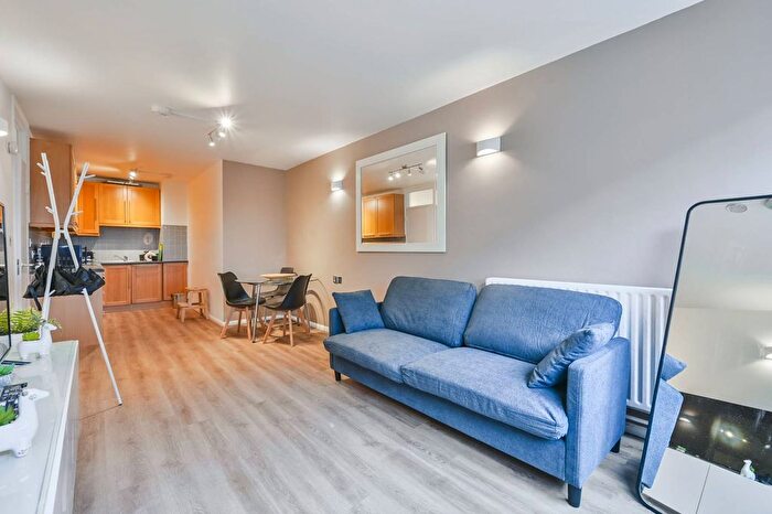 1 Bedroom Flat To Rent In Macklin Street, Covent Garden, London, WC2B