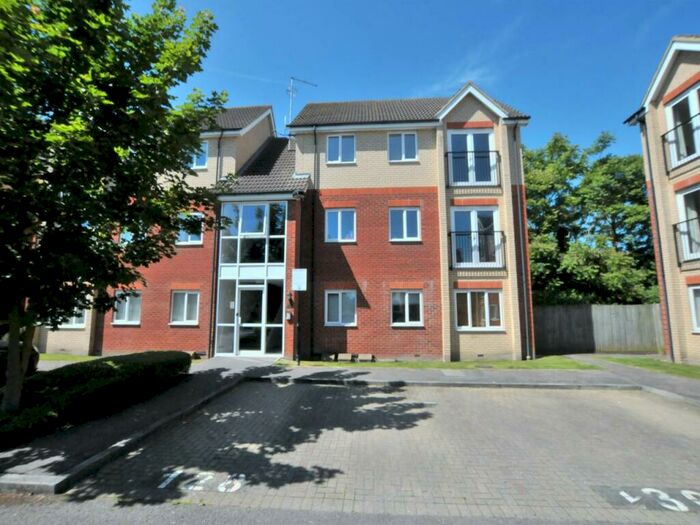 2 Bedroom Flat To Rent In Braeburn Walk, , Royston, SG8