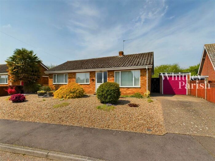 3 Bedroom Detached Bungalow For Sale In Cherry Tree Close, North Lopham, IP22