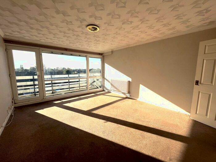 2 Bedroom Flat To Rent In Chidham Walk, Havant, PO9