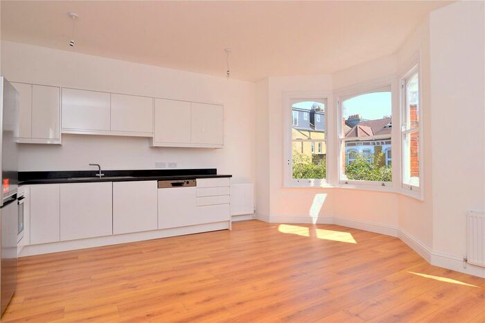 2 Bedroom Flat To Rent In East Dulwich Grove, East Dulwich, London, SE22