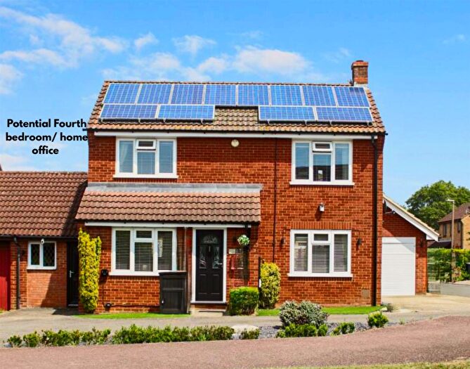 3 Bedroom Link Detached House For Sale In Culmstock Close, Emerson Valley, Milton Keynes, MK4