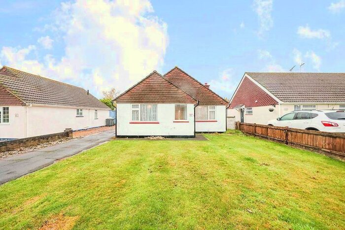 2 Bedroom Bungalow To Rent In Haslar Crescent, Waterlooville, Hampshire PO7