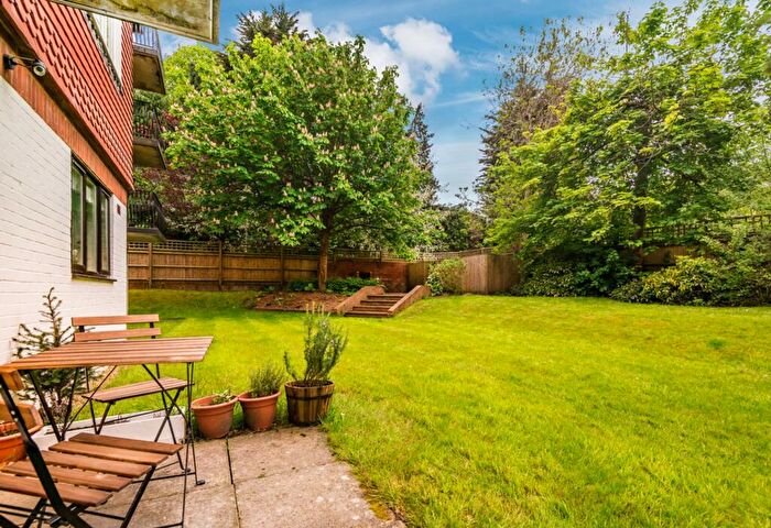 1 Bedroom Flat To Rent In Great Heathmead, Wilton House Great Heathmead, RH16