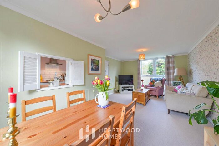 2 Bedroom End Of Terrace House For Sale In Canberra Close, St. Albans, AL3
