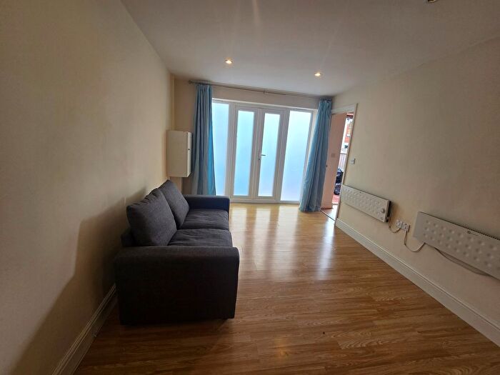 1 Bedroom Flat To Rent In Fallsbrook Road, Streatham, London, SW16