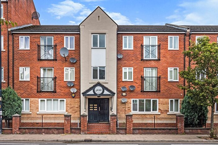 2 Bedroom Flat For Sale In Stretford Road, Manchester, M15