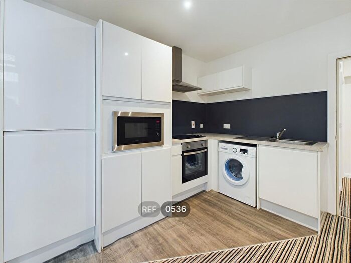 2 Bedroom Flat To Rent In Centre Court, Paragon Street, HU1