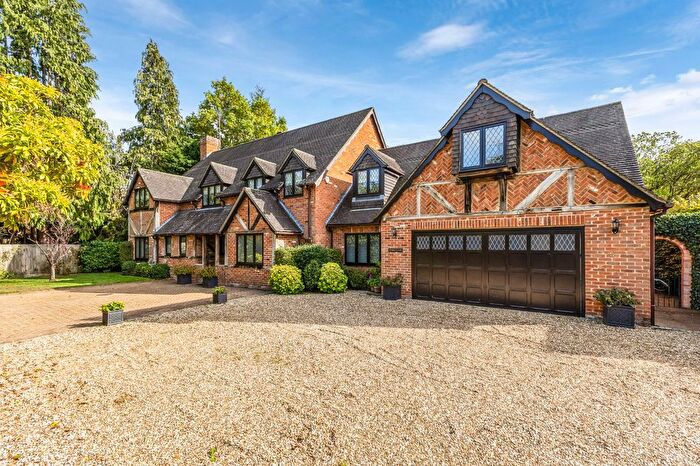 5 Bedroom Detached House For Sale In Middle Avenue, Farnham, Surrey, GU9