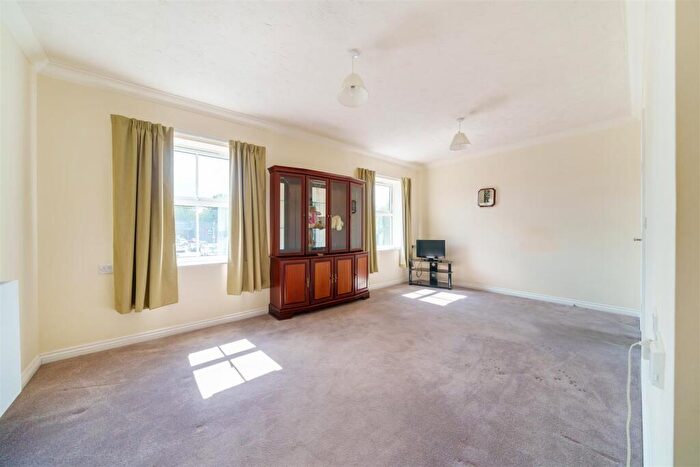 1 Bedroom Retirement Property For Sale In Moorhouse Lodge, Huntingdon, PE29