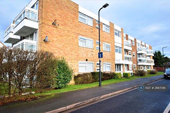 2 Bedroom Flat To Rent In Arundel Court, Langley, Slough, SL3
