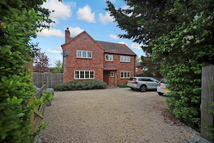 4 Bedroom Detached House To Rent In Weston Turville, HP22