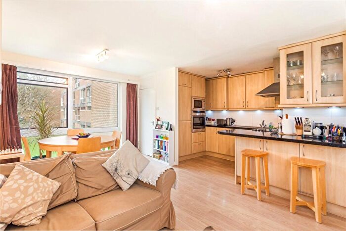 2 Bedroom Apartment To Rent In Butler Close, Oxford, OX2