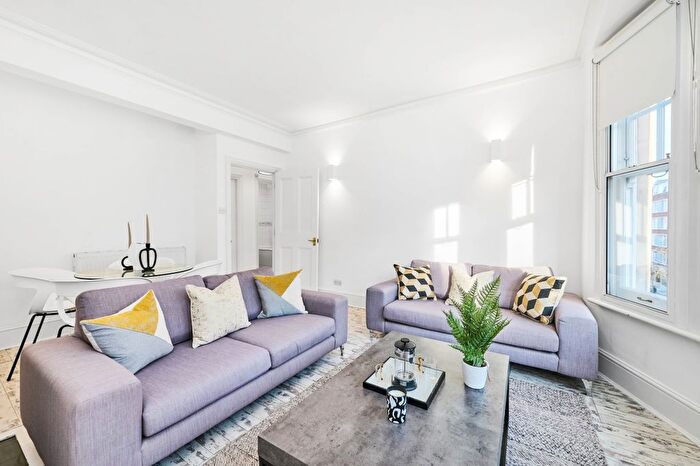 2 Bedroom Flat To Rent In Marylebone High Street, London, W1U