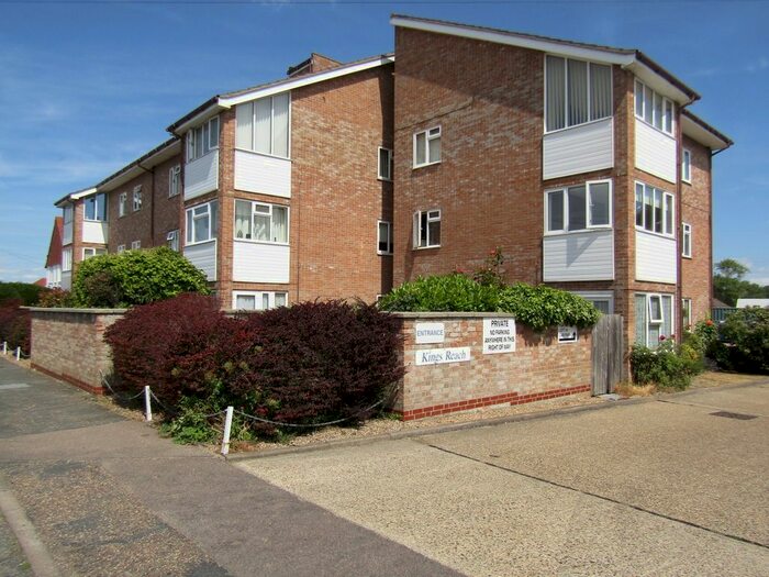 2 Bedroom Flat To Rent In Standley Road, Walton On The Naze, CO14