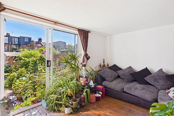 1 Bedroom Flat For Sale In Haydons Road, Wimbledon, SW19