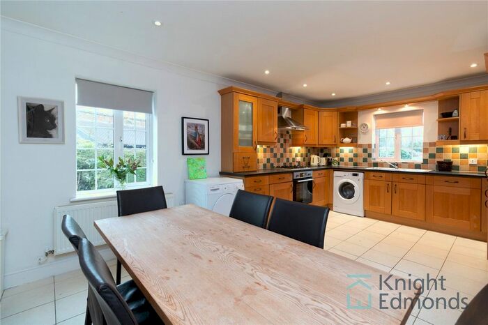 3 Bedroom Country House For Sale In Quiet Hamlet Of Gills Green, Cranbrook, Kent, TN18