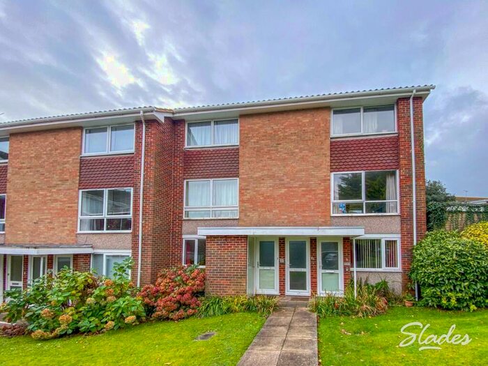 2 Bedroom Maisonette To Rent In Marryat Court, Montagu Road, Highcliffe, BH23