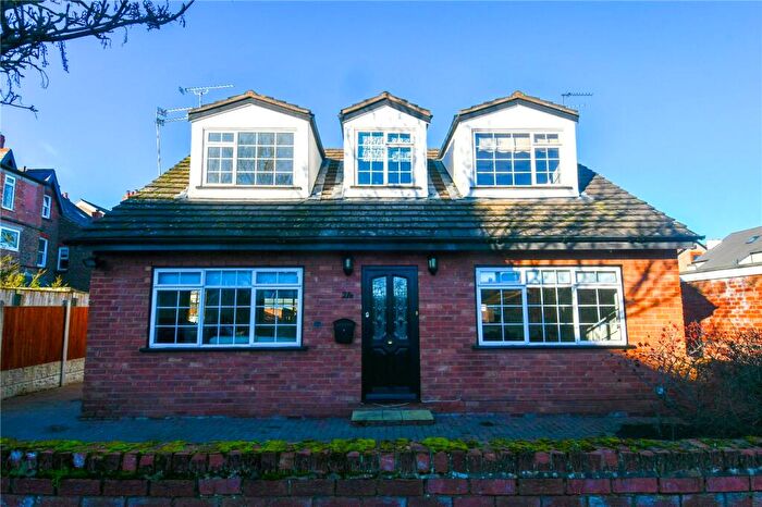 3 Bedroom Detached House For Sale In Valentia Road, Hoylake, Wirral, CH47