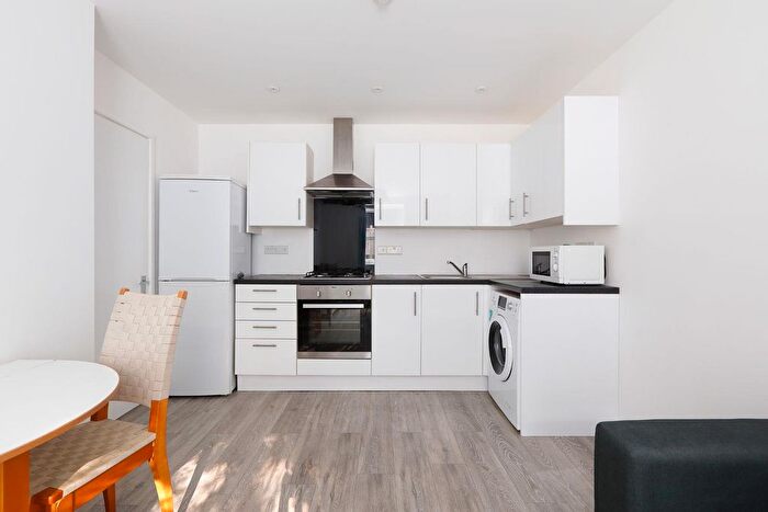 2 Bedroom Flat To Rent In Newmarket Terrace, Brighton, BN2