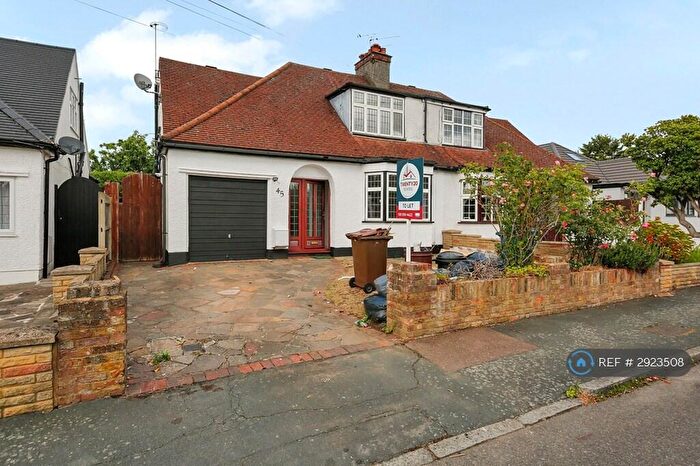 3 Bedroom Semi Detached House To Rent In The Glen, Pinner, HA5