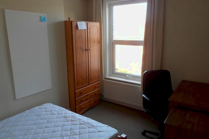 4 Bedroom Terraced House To Rent In Buller Road, Brighton, BN2