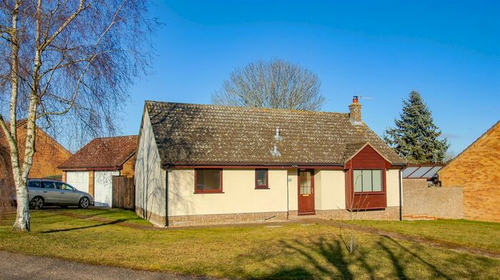 3 Bedroom Detached Bungalow For Sale In Elizabeth Drive, Chedburgh, Bury St. Edmunds, IP29