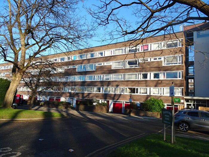 2 Bedroom Flat For Sale In Fair Acres, Bromley, BR2
