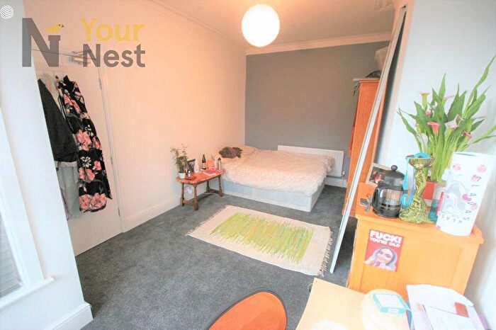 3 Bedroom Terraced House To Rent In Beechwood Terrace, Burley, Leeds, LS4