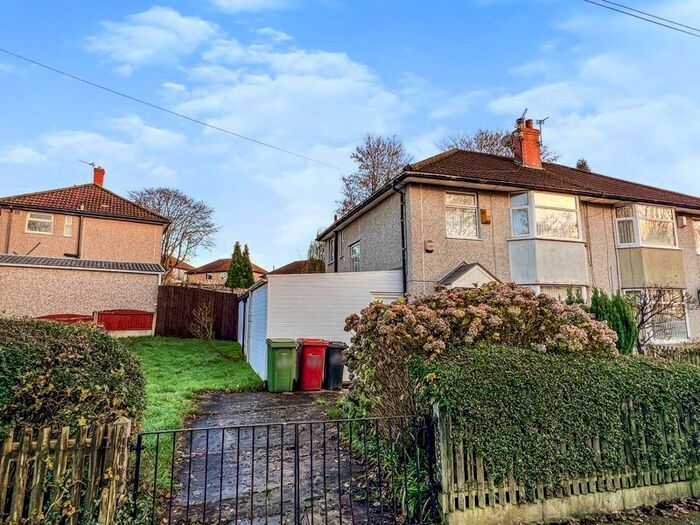 3 Bedroom Semi-Detached House To Rent In Waggon Road, Breightmet, Bolton, BL2