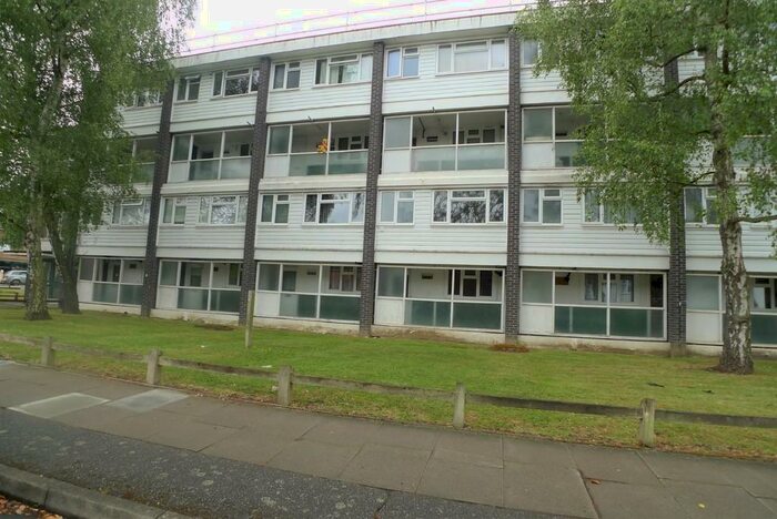 2 Bedroom Flat To Rent In Crest View Drive, Petts Wood, BR5