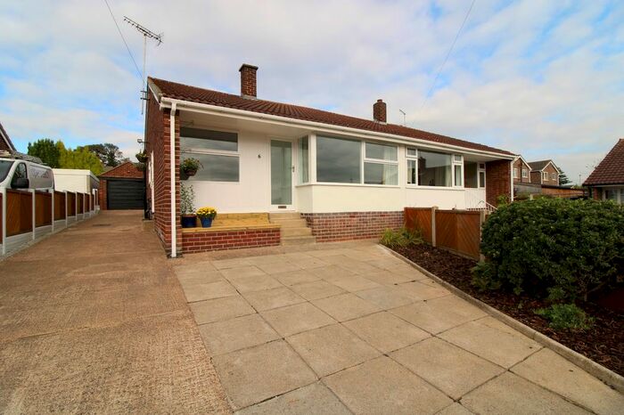 2 Bedroom Bungalow To Rent In Acacia Close, Castleford, West Yorkshire, WF10