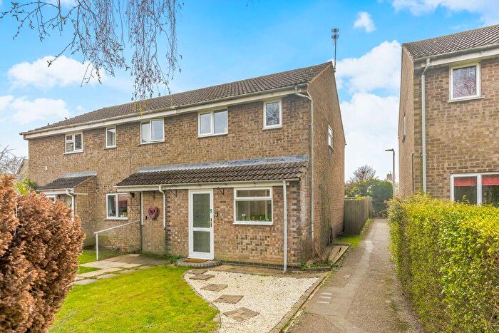 3 Bedroom Terraced House For Sale In Peacocks Close, Middleton Cheney, OX17