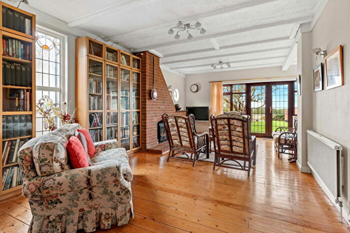 4 Bedroom Detached House For Sale In Great Wheatley Road, Rayleigh, SS6