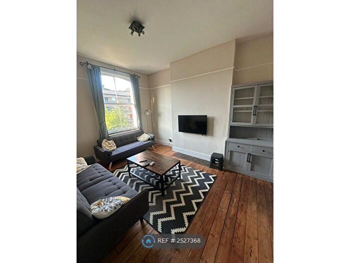 2 Bedroom Flat To Rent In Uxbridge Road, London, W12
