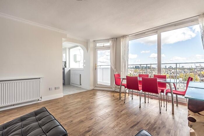 3 Bedroom Flat To Rent In Campden Hill Towers, Notting Hill Gate, W11