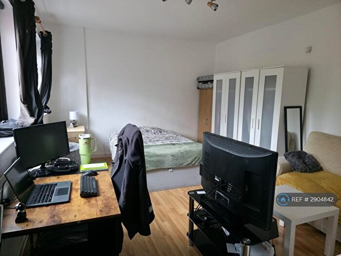 Studio To Rent In High Lane, Manchester, M21