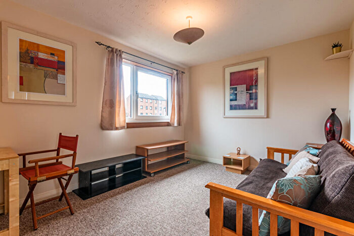 1 Bedroom Semi-Detached House To Rent In L – Hutchison Park, Edinburgh, EH14